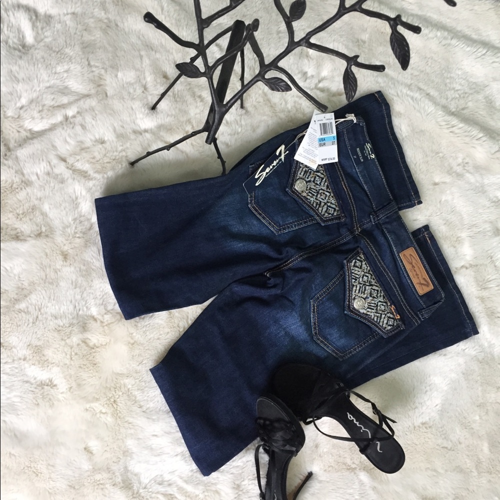 - Seven7 Jeans